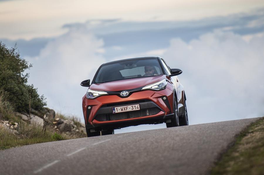  Toyota C-HR Hybrid 2019 года  (WW) (фото 84 из 174)